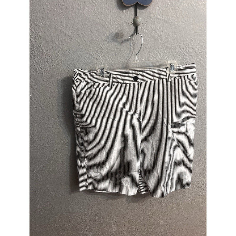 Jones New York Size 16 Woman's Blue White Striped Seersucker Bermuda Shorts